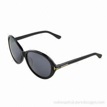 Fashion designer sunglasses with polarized lens